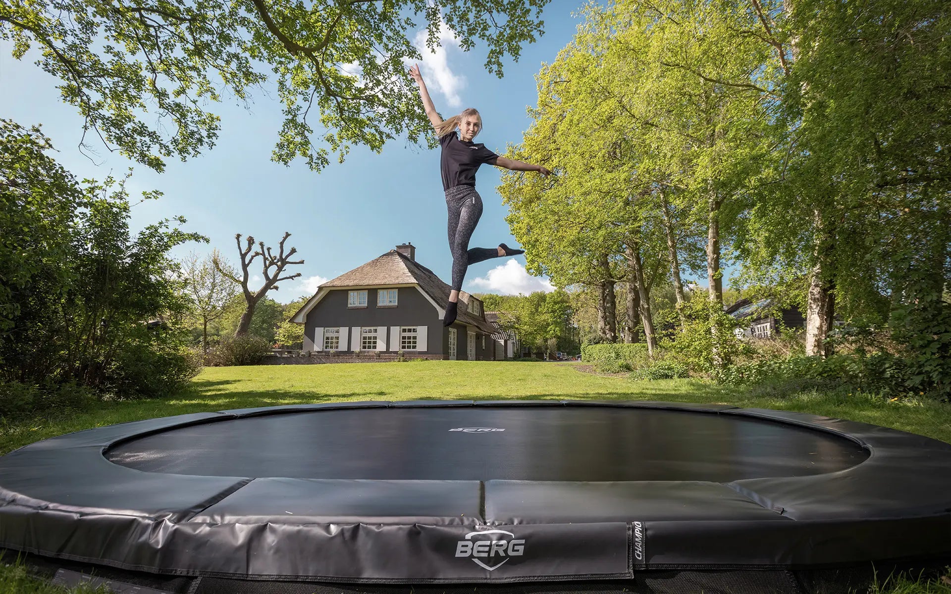 BERG SPORTS Grand Champion InGround 350 Grey